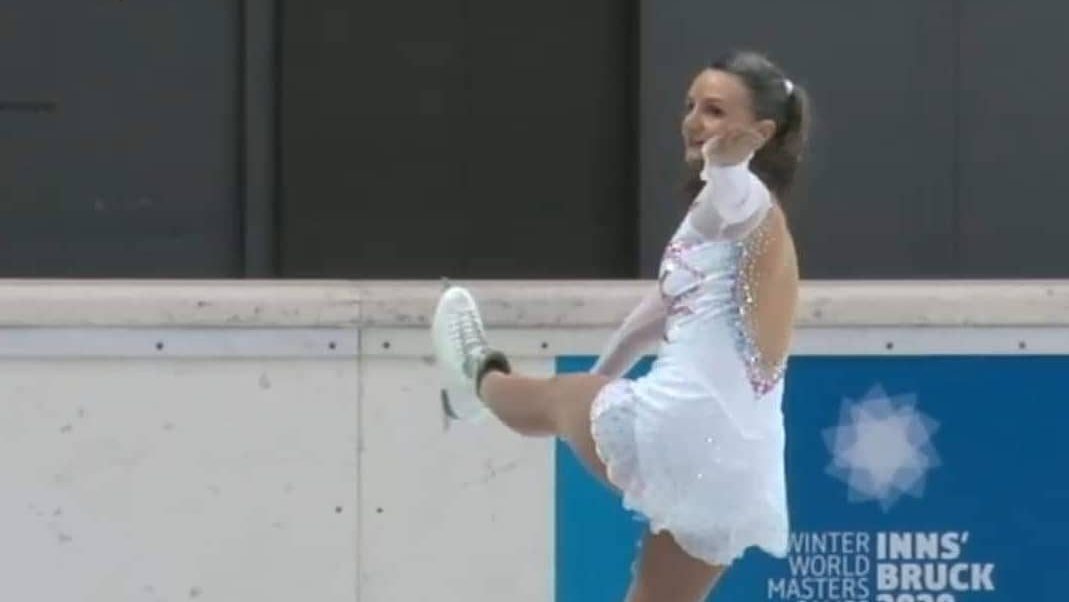 Aylin Dulagil ice-skating