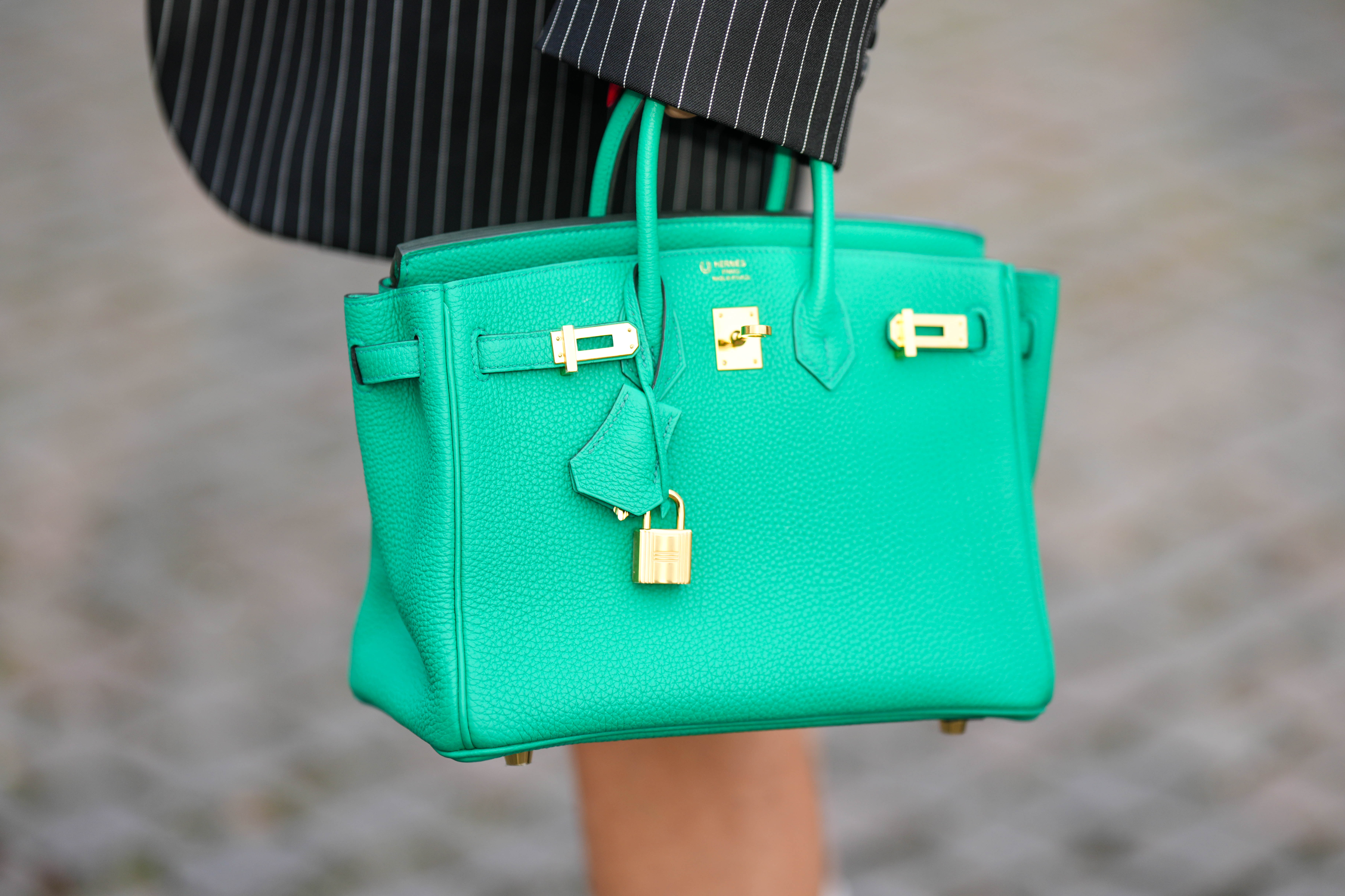 Hermès wins trademark NFT lawsuit in first-of-its kind trial - Forbes ...