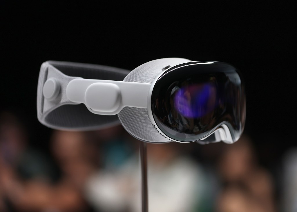 Apple Vision Pro: Features that are Redefining Immersive Experiences