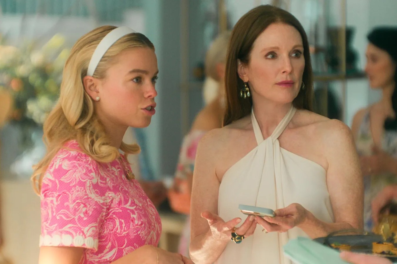 Sirens. (L to R) Milly Alcock as Simone, Julianne Moore as Michaela in episode 101 of Sirens. Cr. Courtesy of Netflix © 2025 COURTESY OF NETFLIX