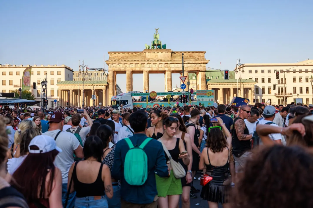 Rave the Planet, Berlin’s famous techno parade, draws massive crowds each summer. But with noise complaints on the rise, authorities are enforcing stricter rules to curb rowdy tourist behavior.
getty
