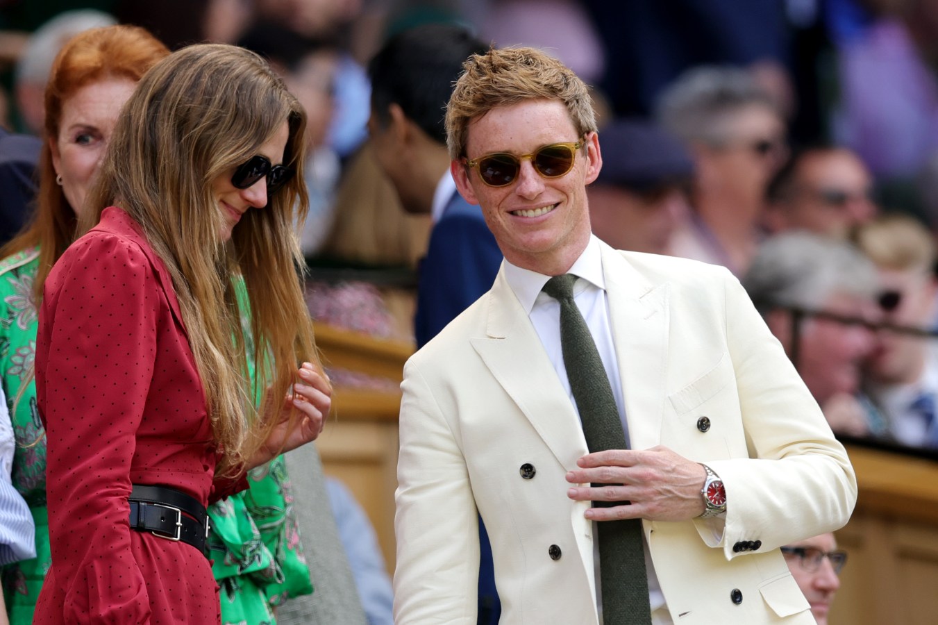Eddie Redmayne made a quiet statement at Wimbledon 2025 in a terracotta Omega Aqua Terra. The appearance comes as Omega releases a new 30mm collection focused on smaller proportions and subtle details.