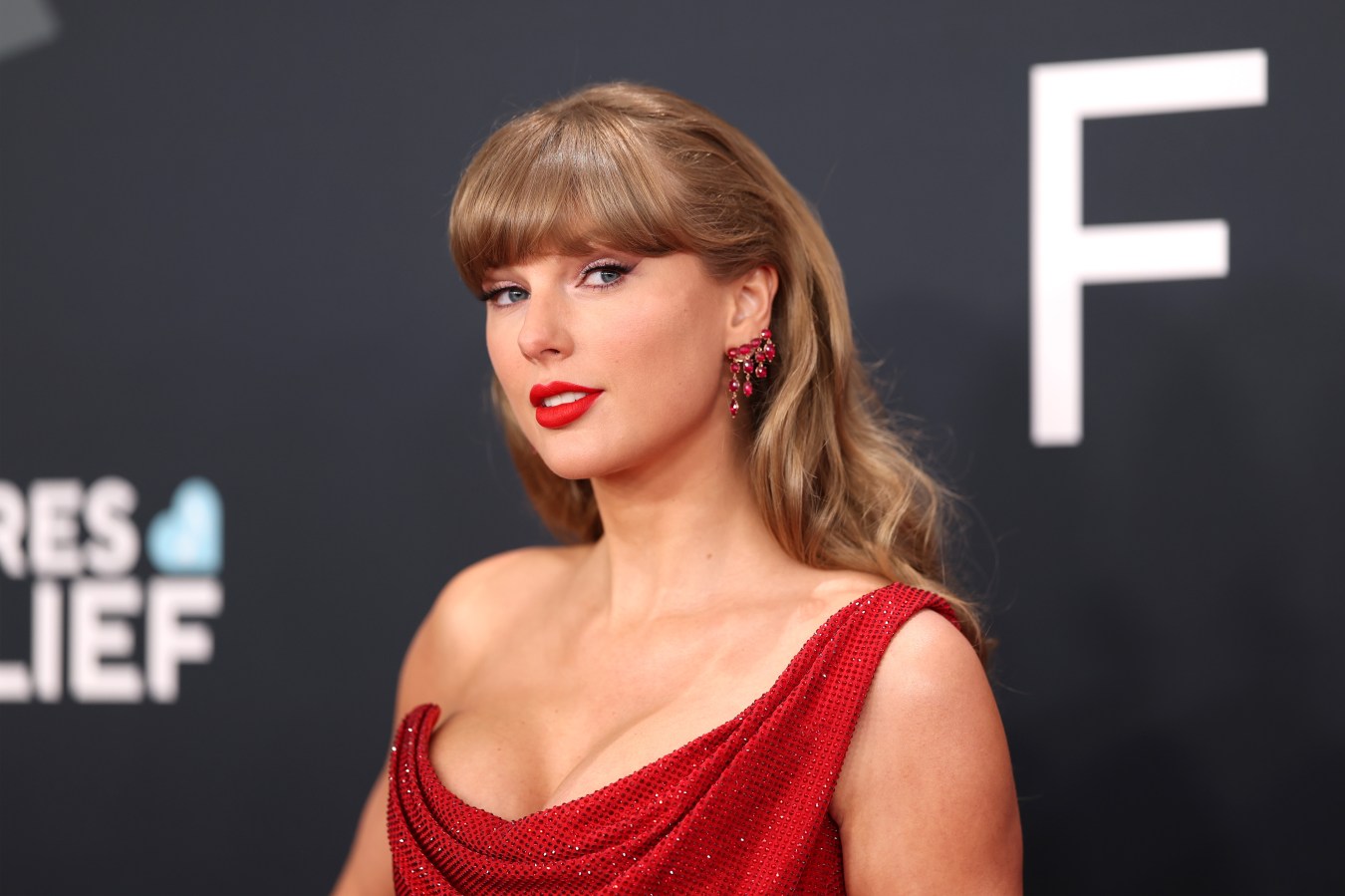 LOS ANGELES, CALIFORNIA - FEBRUARY 02: Taylor Swift attends the 67th Annual GRAMMY Awards on February 02, 2025 in Los Angeles, California. (Photo by Matt Winkelmeyer/Getty Images for The Recording Academy)