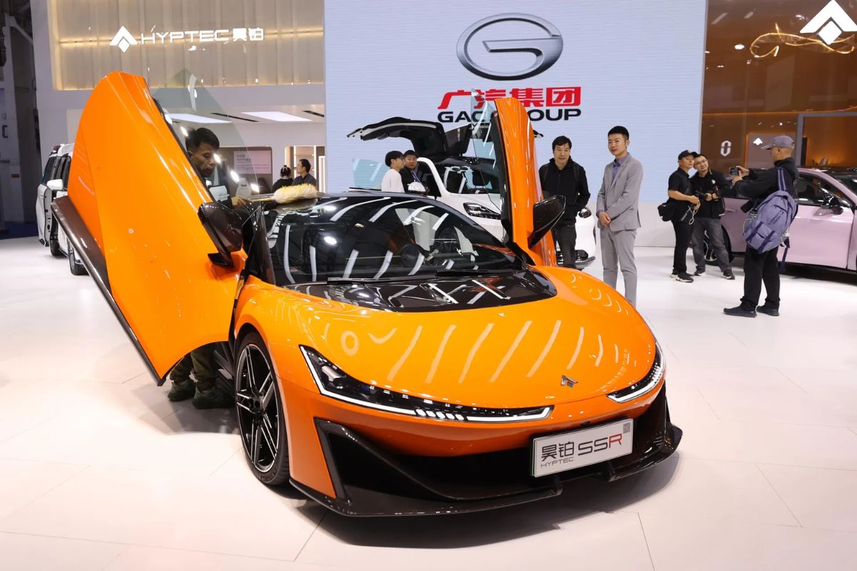 China built ultra-cheap electric vehicles. Now they’re aiming at luxury