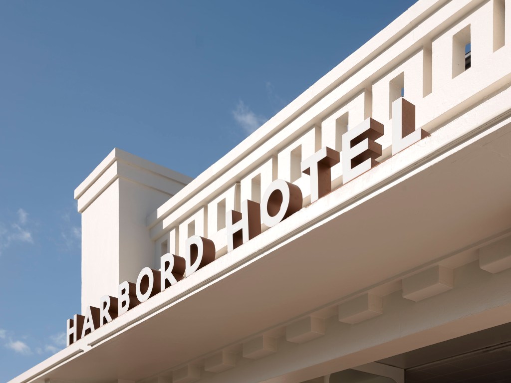 Epochal Harbord Hotel